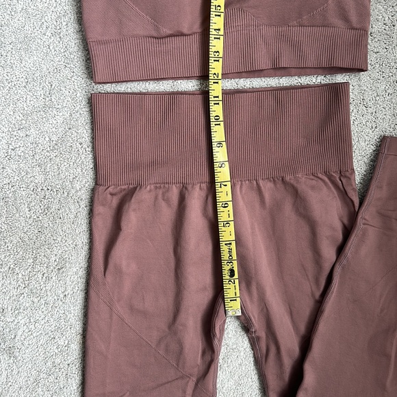 Lingdu Two Piece Yoga Set - Picture 8 of 9